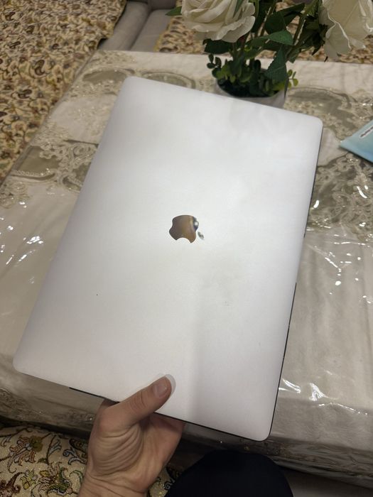Macbook pro 16 inch 2019 intel core i9 16/1t