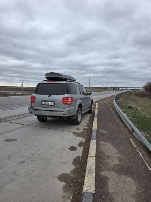 Тойота Секвоя 2002