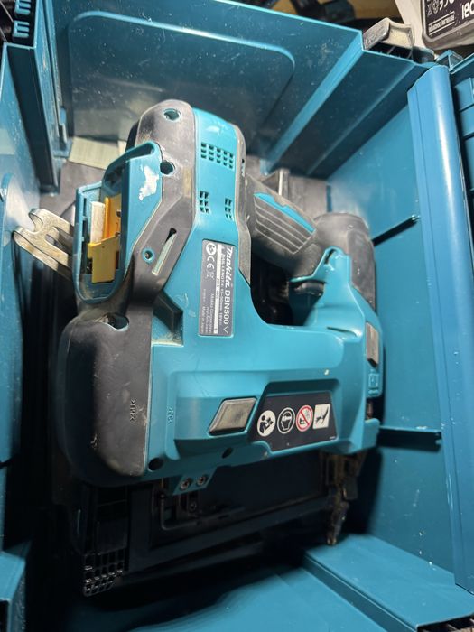 Pistol Makita DBN500