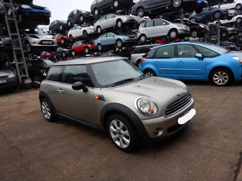 Far dreapta Mini One 2008 Hatchback 1.4 i