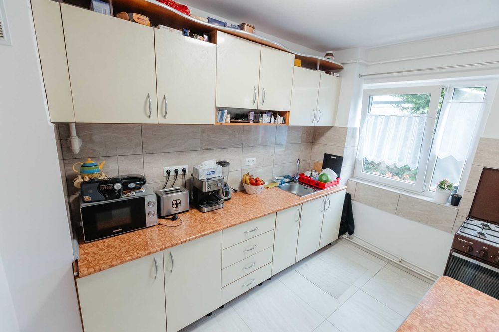 Vând apartament cu 3 camere in Vlaicu