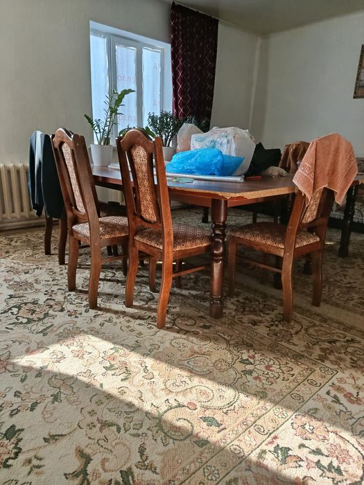 Стол, стульчиктер сатылады