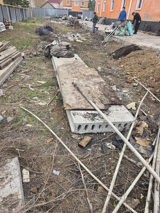 Отдам плиты,блоки и свай