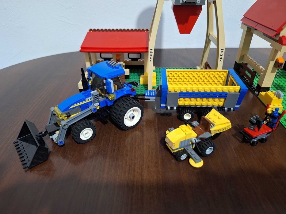 Lego 7637: Farm + 60287: Tractor