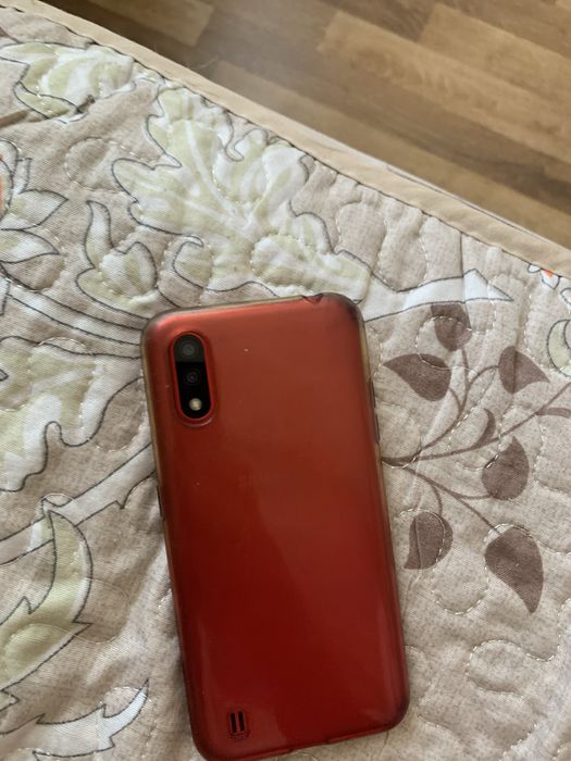 Прлдам телефон samsung A01