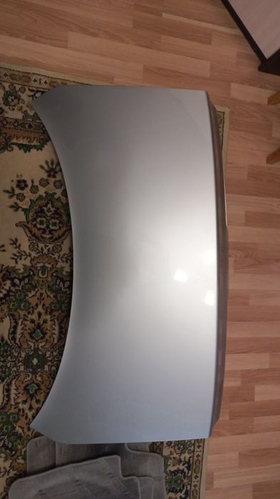 Продам крышку богажника