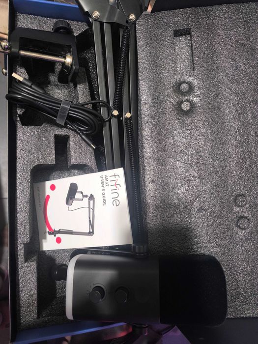 FIFINE GAMING AM8T Dynamic RGB микрофон със стойка