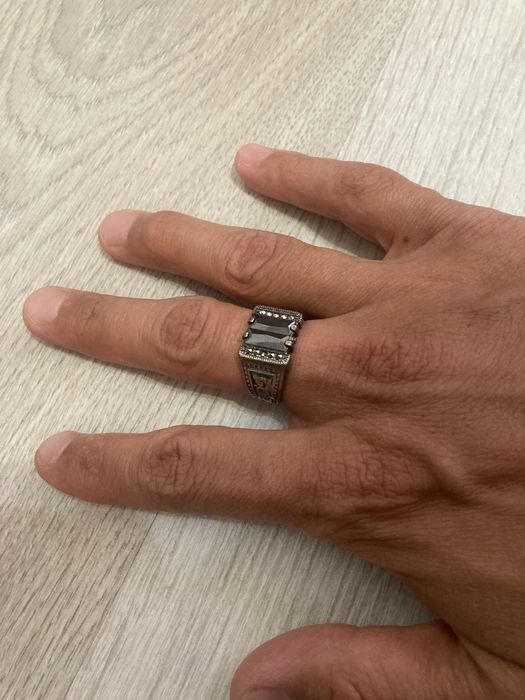 Продам кольцо серебряное мужское