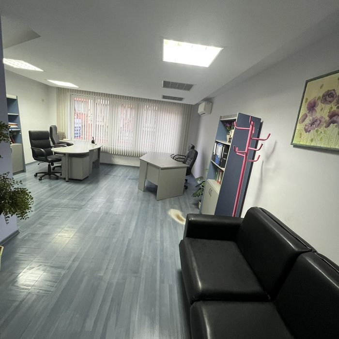 Отдава се офис под наем идеален център