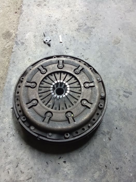 Продам маховик двухмассовый пассат б5 Ауди А4 1.8л