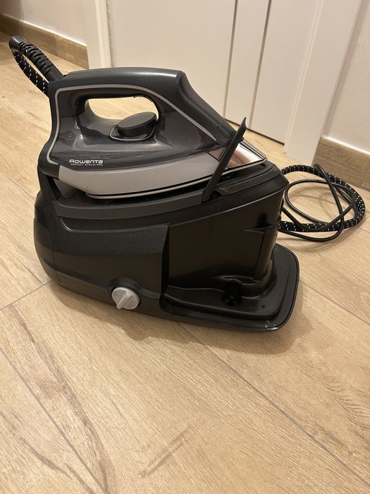 Statie de calcat rowenta