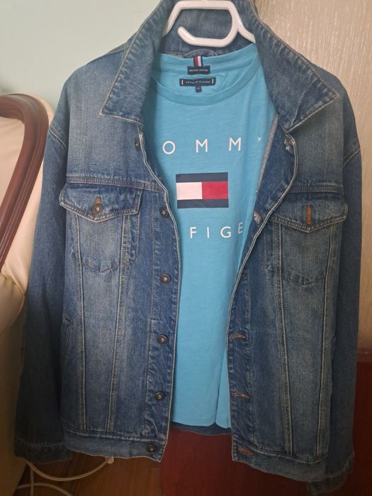Geaca de blugi plus un tricou