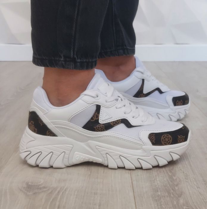 Оригинални сникърси/маратонки GUESS Nowah, номера 38,39,40,41.