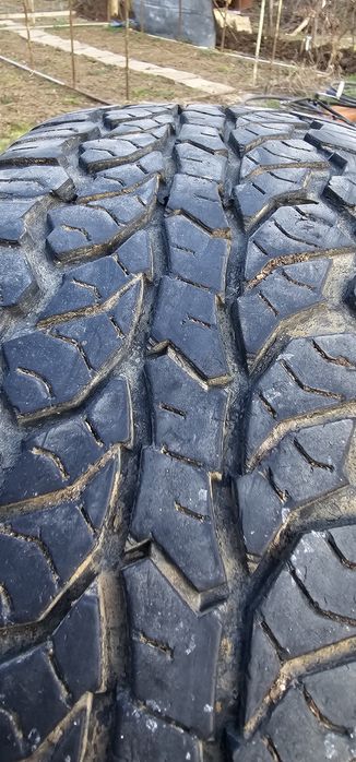 Продавам гуми 215/70/16
