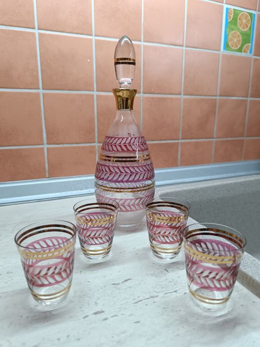 Графин/штоф и 4 рюмки