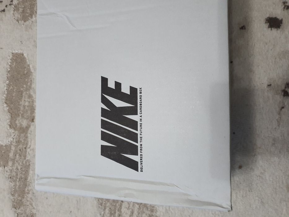 Продам футзалки новые