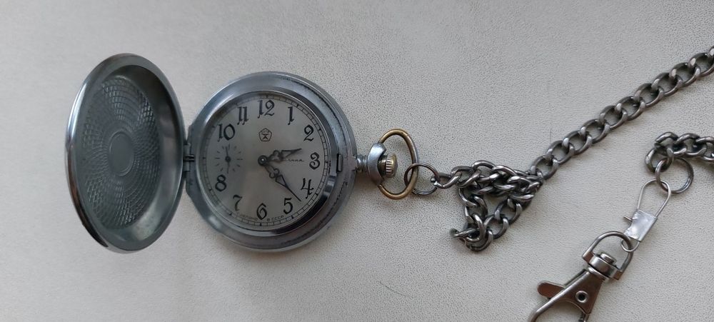 Часы карманные продам