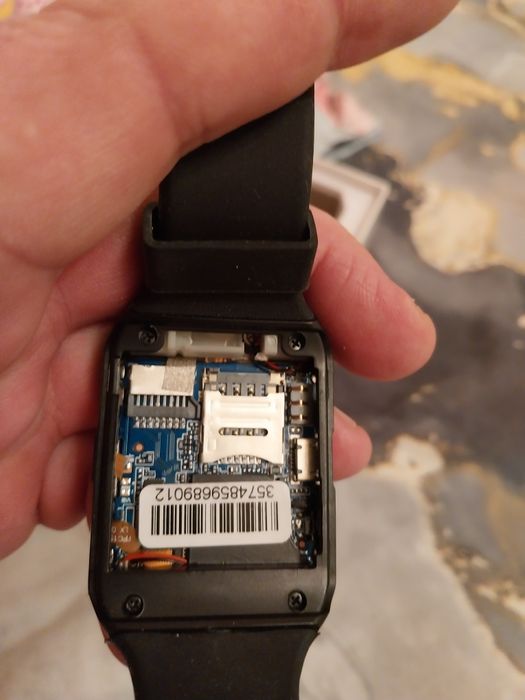 Смарт часовник със сим