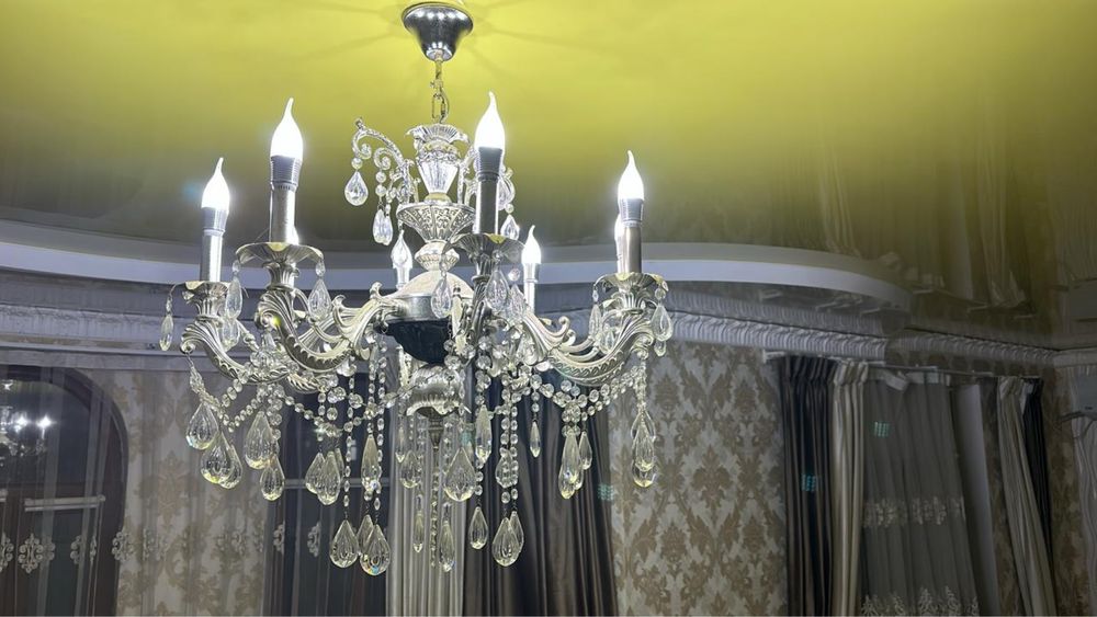 Люстра сатылады.