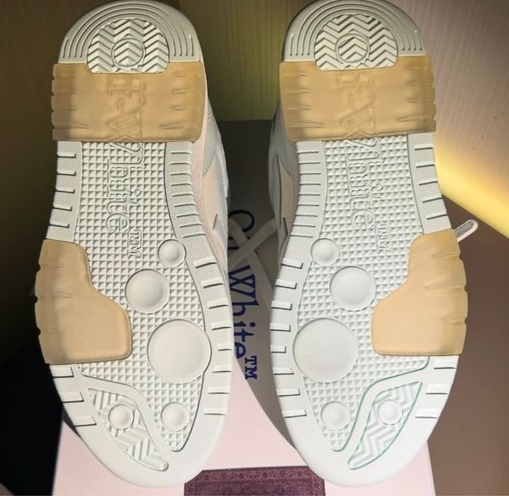 Adidasi off white out off office