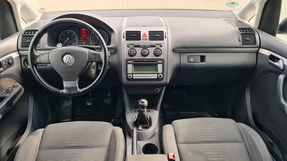 VW Touran facelift - motor 2.0 TDI-170 CP - cutie 6+1 trepte - an 2007