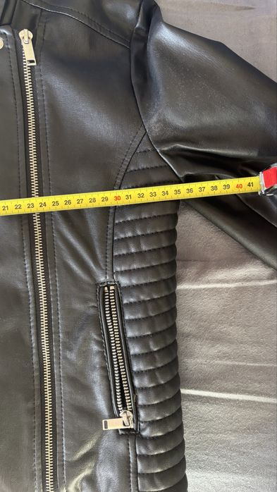 Дамско кожено яке HM