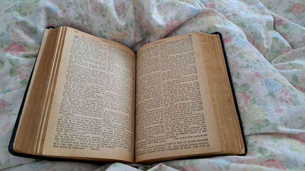 Biblie Veche anii 1940"  Cu trimiteri
