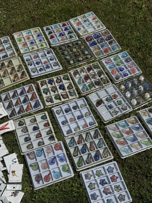 Бижута от стъкло, обеци, часовници и връзки