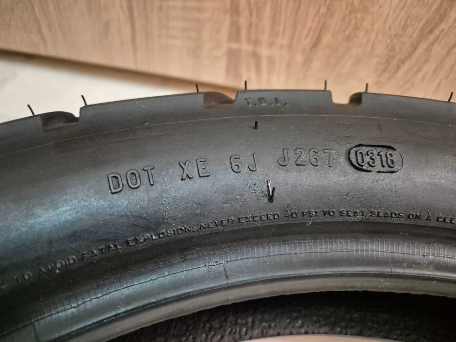 120/90 - 17 M/C 64S   Pirelli Scorpion Trail , 160/80 - 15 Bridgestone Exedra Max