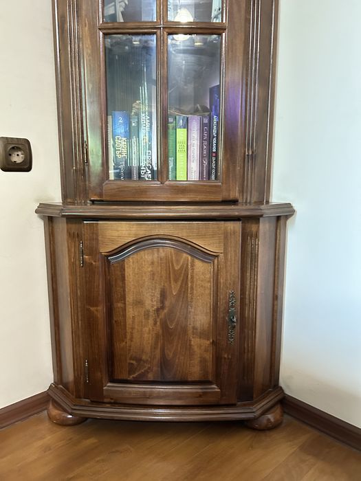 Комод/ шкаф , музикален шкаф, ъглова винтрина/секция и нощно шкафче