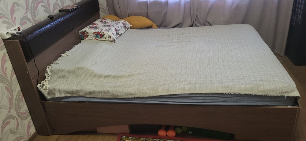 Продаются шкаф и кровать