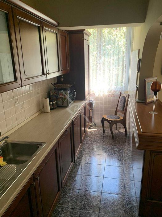 Продава се Многостаен апартамент в Бургас, Център - 183 кв.м за 1749 €/кв.м - Снимка #2