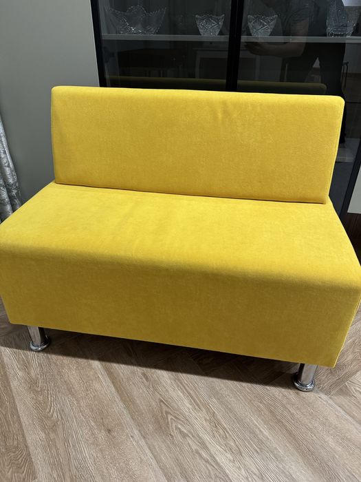 Диванчик желтый IKEA