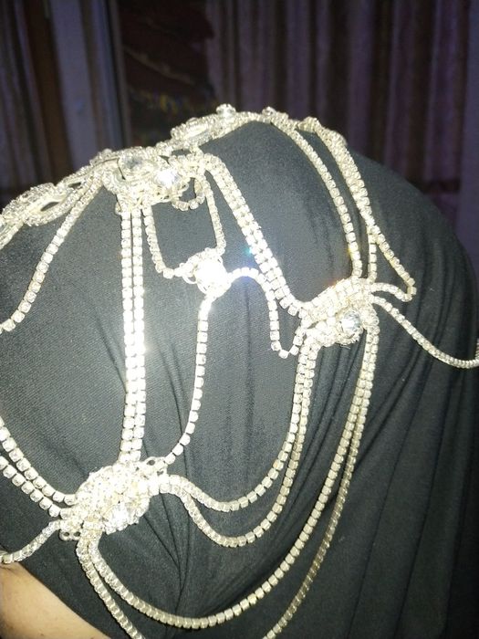 Kelinchaklarga hijob ustidan taqadigon