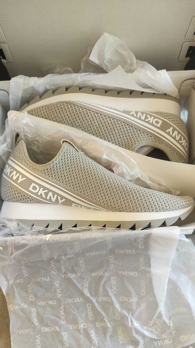 DKNY - Нови дамски маратонки/ обувки 40.5 номер. Стелка 26.5 см