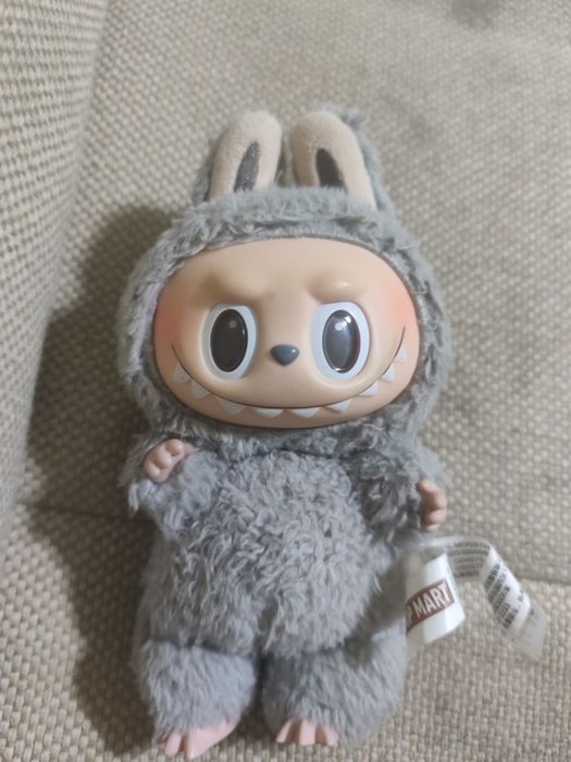 Лабубу оригинал .