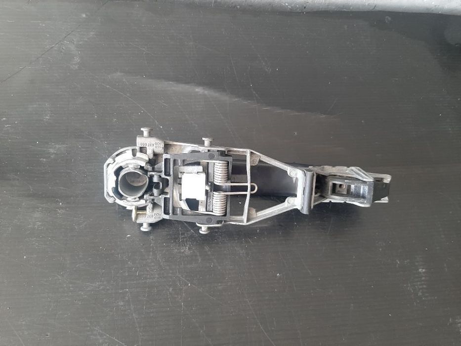 Maner exterior dreapta fata vw golf 5 plus 1k0837886