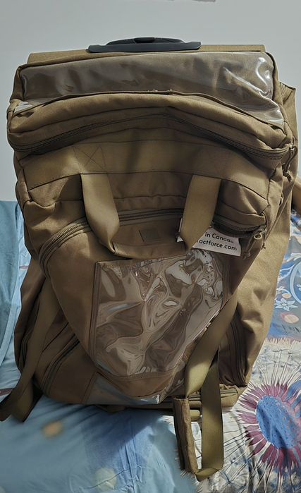 Vând rucsac militar Canadian