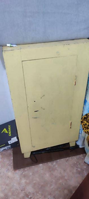 Продаётся сейф нормальном состояние