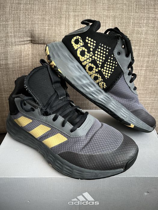 Маратонки adidas 38 номер