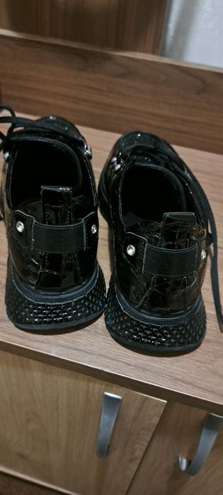 Дамски обувки с камъни