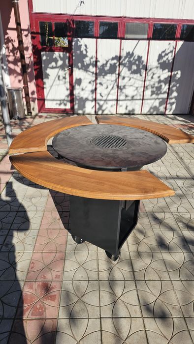 Gratar grill pe lemn