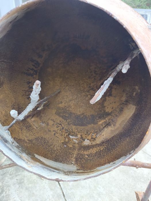 Betonieră mare de trei sau patru roabe