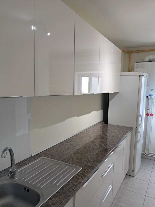 Închiriez apartament