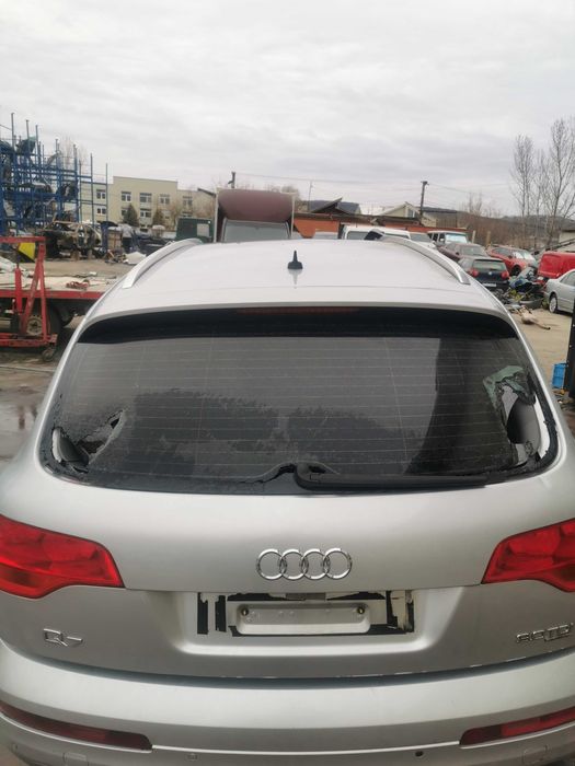 dezmembrez audi Q7 4L 3.0tdi/capota audi q7/usa audi q7/far audi q7