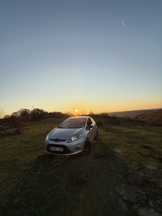 Vand intreg sau dezmembrez