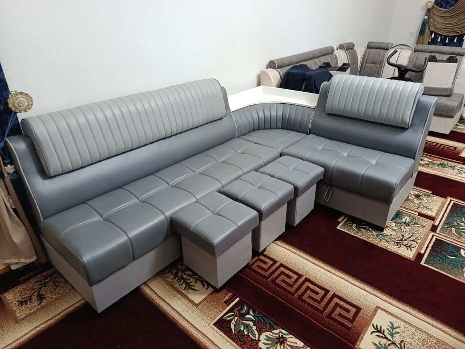 Кухни уголок бар сотилади