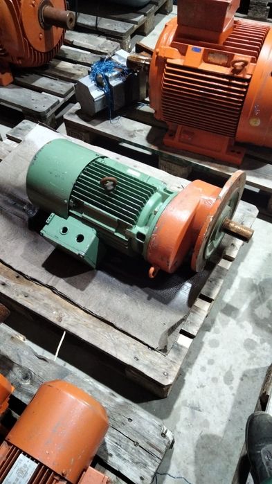 Motor electric trifazat cu reductor, SEW, 7.5kW, 560rpm, 380V