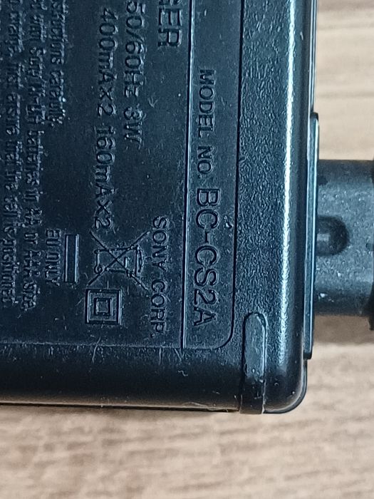 Incarcator Sony BC-CS2A   OEM Genuine Original Black AA AAA