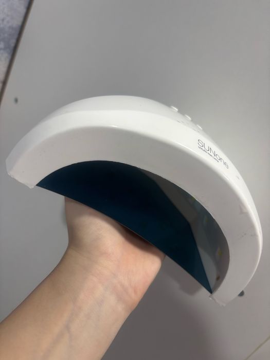 Лампа для сушки ногтей